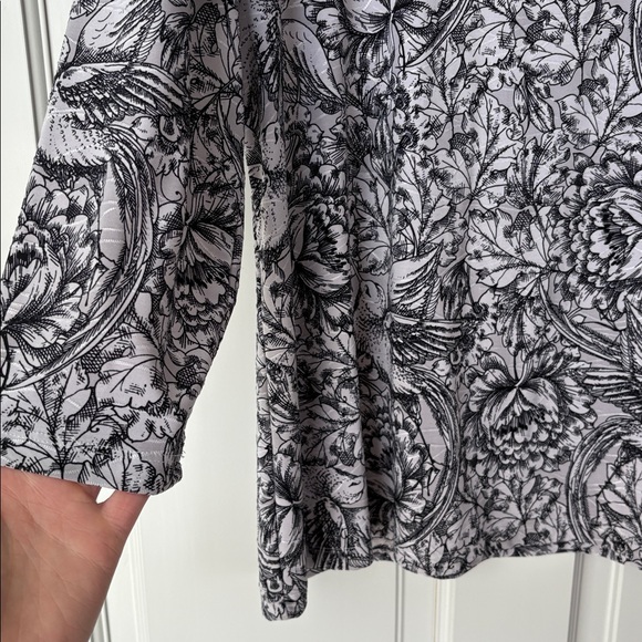 Croft & Barrow Monochrome Floral and Birds Top Blouse large Y2K - Picture 3 of 5